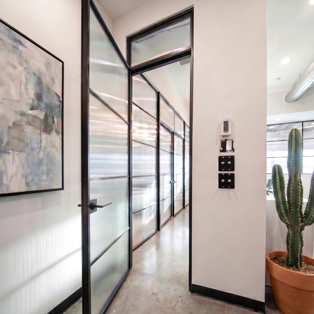 Glass-Counter Workspace
